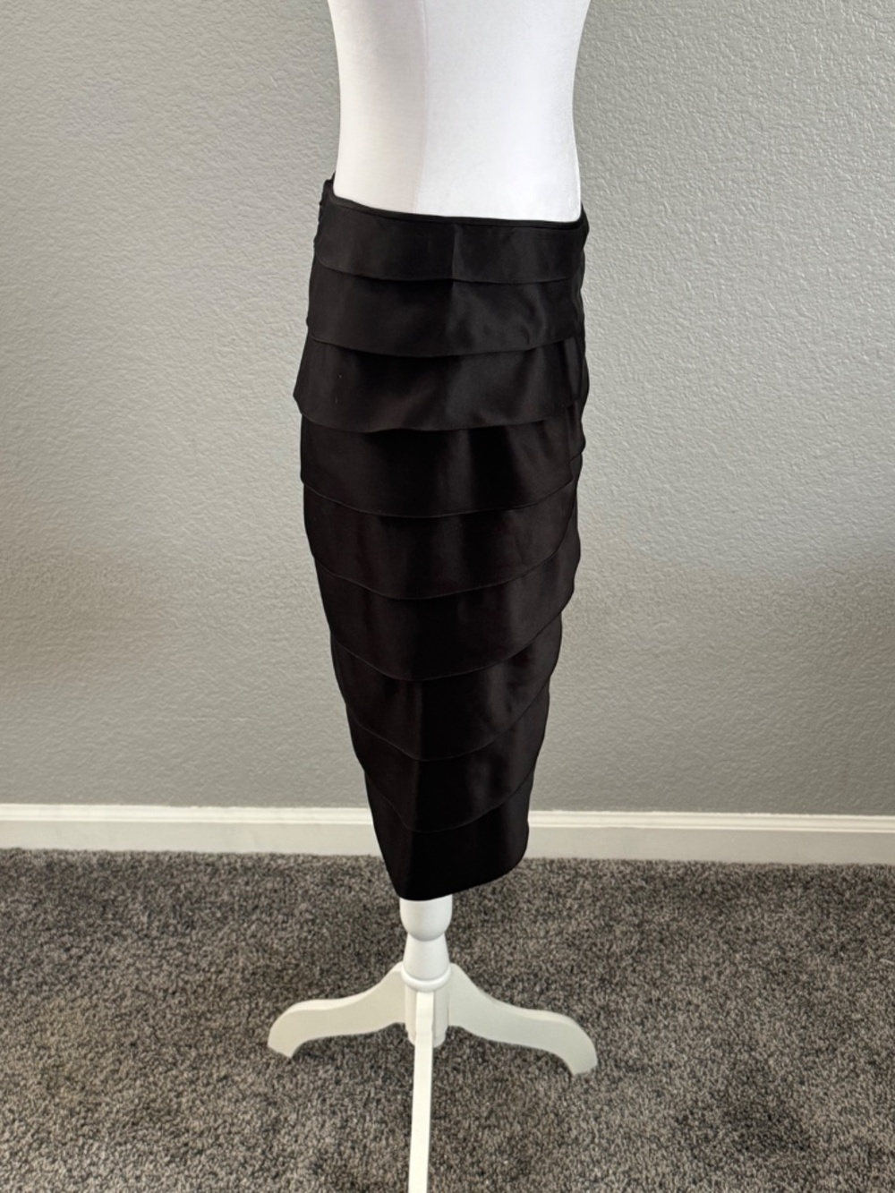 Adrianna Papell Tulip Tiered Satin Skirt Size 6 - Picture 4 of 9